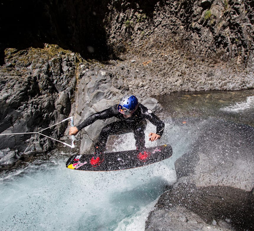 Wakesurfing Windermere