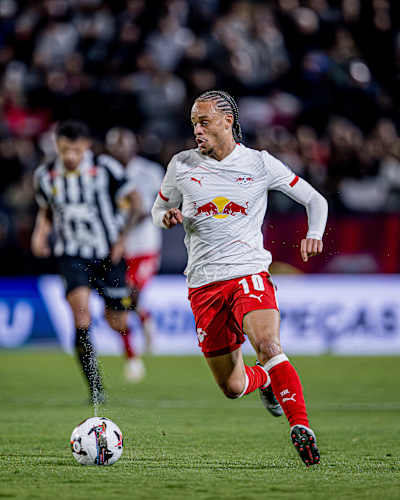 RB Leipzig star Xavi Simons on the attack 