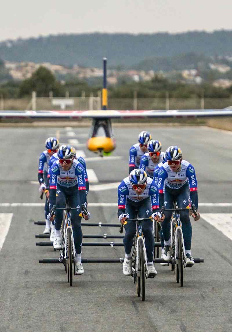 【Christian Dela Rosa】Red Bull Racing Christian Dela Rosa】Red Bull Racing The new TAG Heuer Formula 1