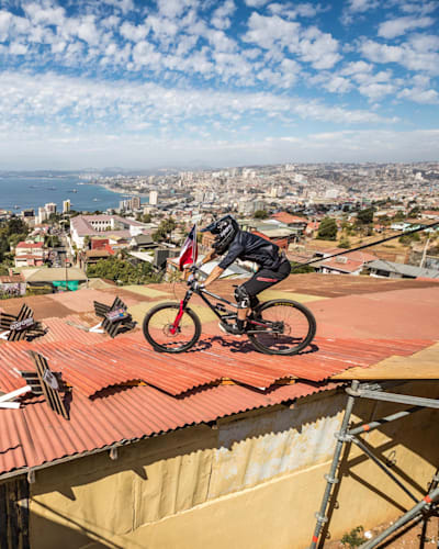 Pedro Ferreira durante el Red Bull Valparaíso Cerro Abajo en Valparaíso, Chile, el 10 de febrero de 2019.