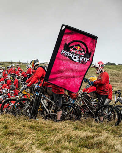 450 riders get ready to attack the 2017 Red Bull Foxhunt