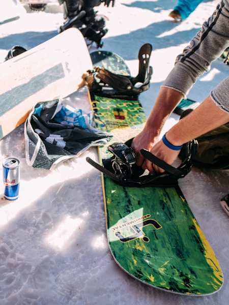 Snowboard details
