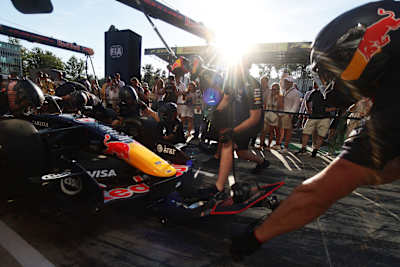 Unpacking the perfect pit stop
