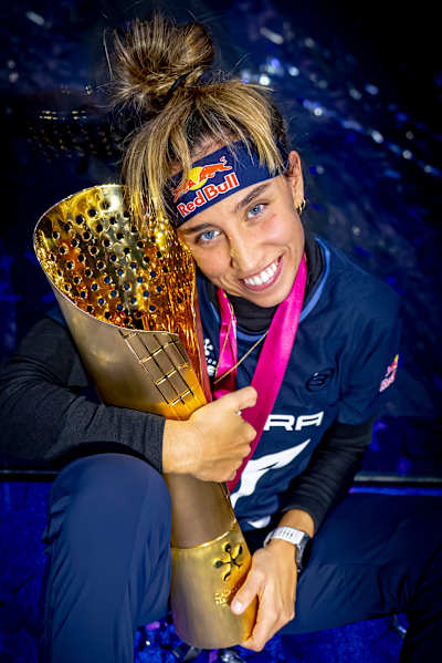 Beatriz González celebrates victory at the Premier Padel 2025 Finals in Barcelona, Spain, holding the iconic trophy after a thrilling season-defining performance on December 14, 2025