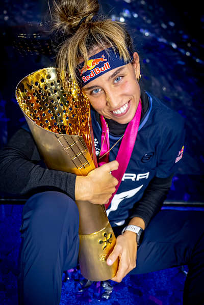 Beatriz González celebrates victory at the Premier Padel 2025 Finals in Barcelona, Spain, holding the iconic trophy after a thrilling season-defining performance on December 14, 2025