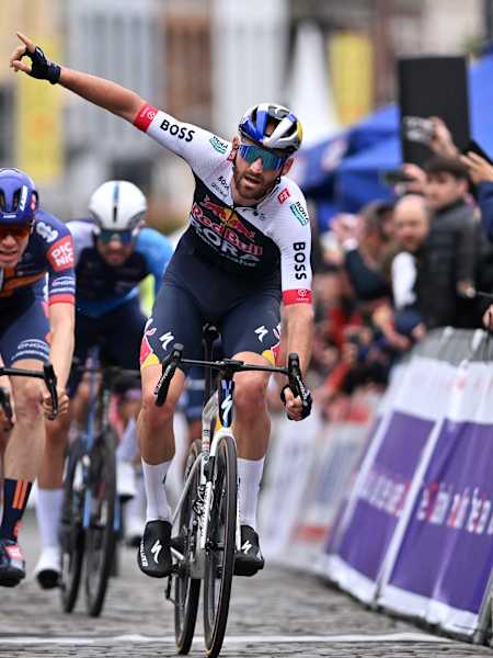 Jordi Meeus triumphiert bei Binche-Chimay-Binche