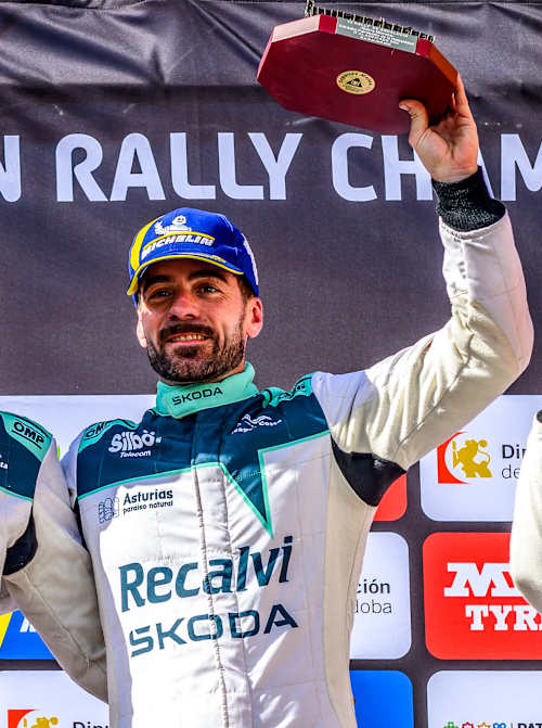 Iglesias and Suárez celebrate winning in the ERC at home