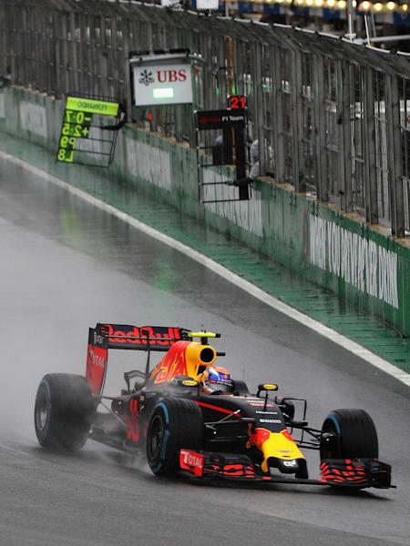 Verstappen dando aula em Interlagos