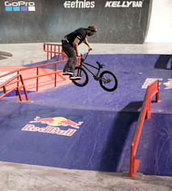 Garrett Reynolds Simple Session 2018 BMX Street winning run
