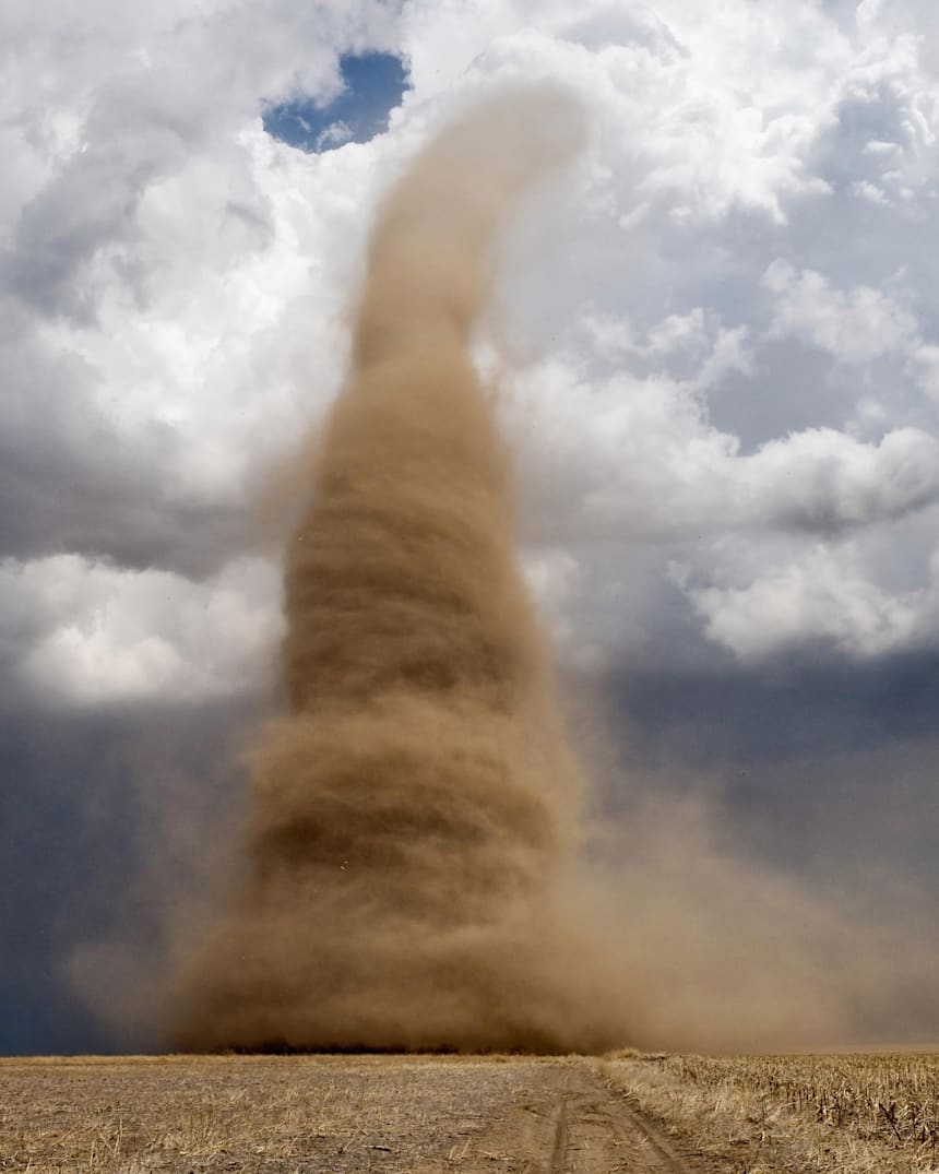 Stormchasing Amazing Stories Of Tornado Escapes