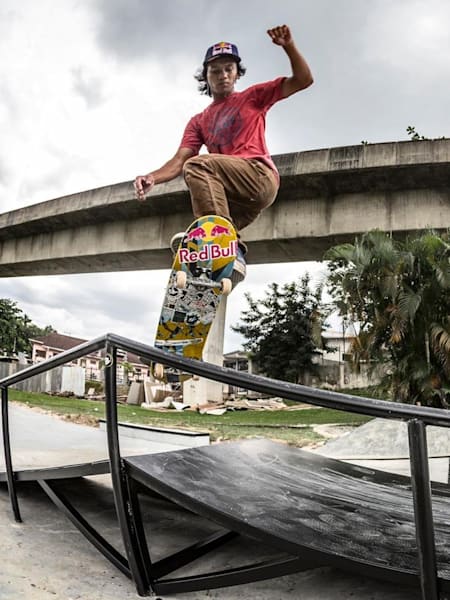 Как сделать рейл для трюков на скейтборде своими руками
