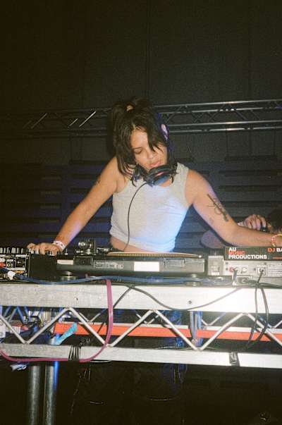dameeeela at work. Photo by Joshua Amour.