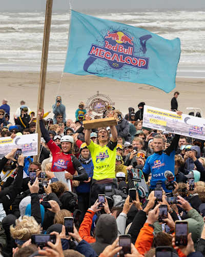 An image of Andrea Principi celebrating his win at Red Bull Megaloop 2023.