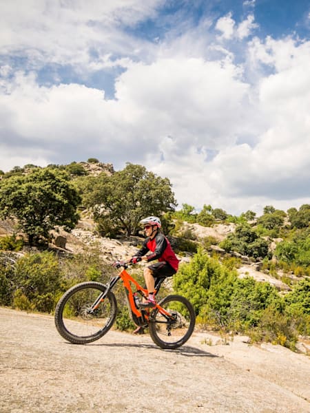 Marc Márquez disfrutando de su mountain bike