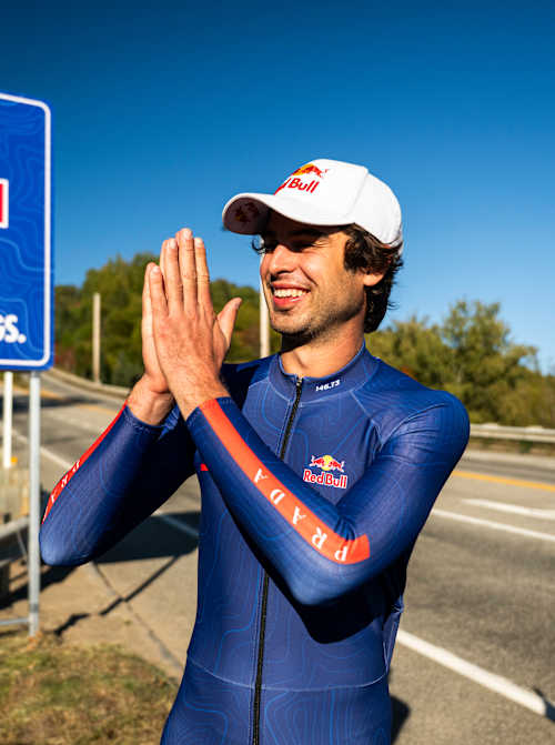 Diego Poncelet stands in front of a board displaying his record-breaking speed in Quebec on September 22, 2026.