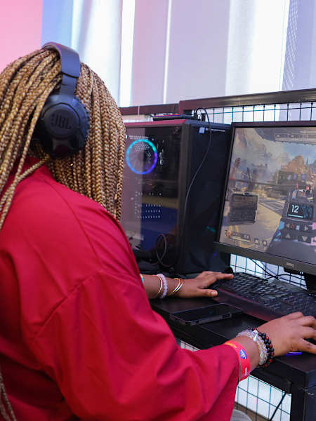 Level Up Fast: The 5 Best Tricks to Become a Better Counter-Strike 2 Gamer 