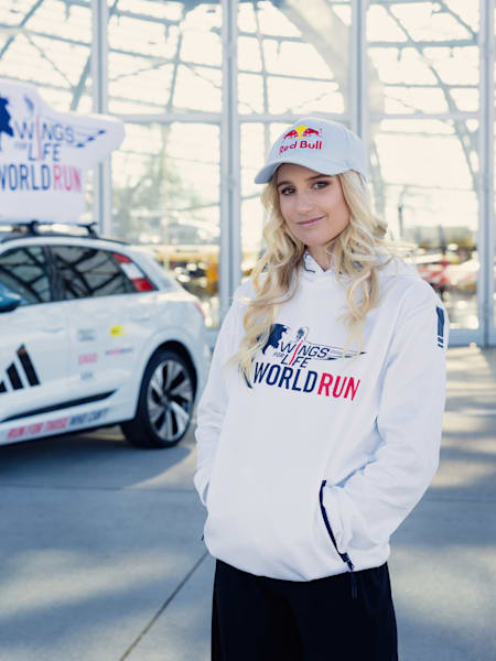 Snowboard-Queen Anna Gasser und das Catcher Car 2024