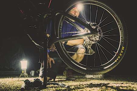 Detail-Ansicht einer Schaltgrupe (Antrieb) eines Gravel-Bikes.