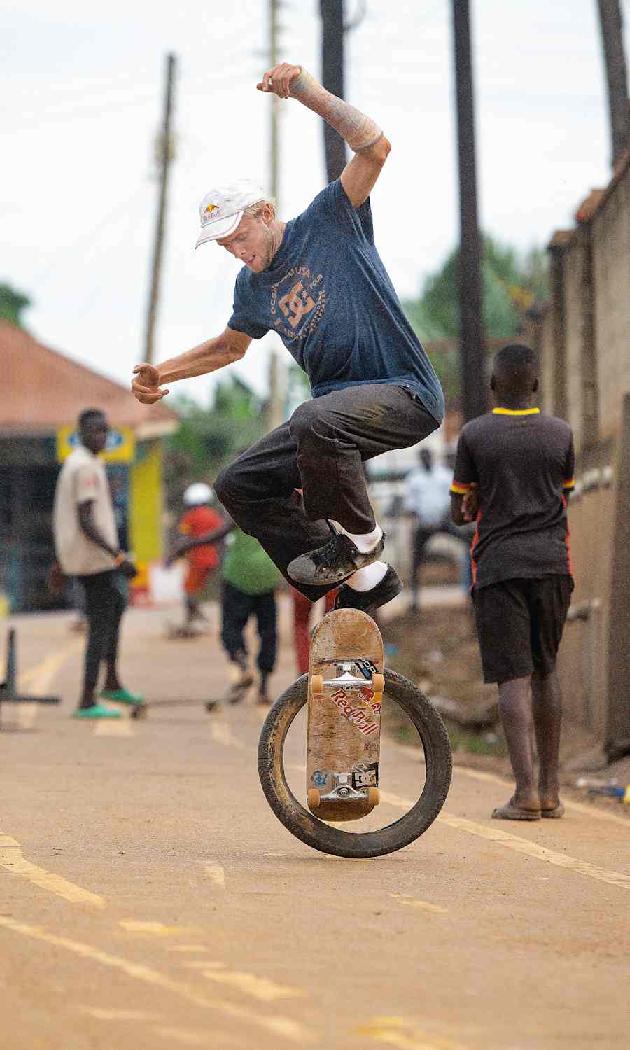 Skate Tales｜マダース・アプスと世界のスケートボーダーたちが