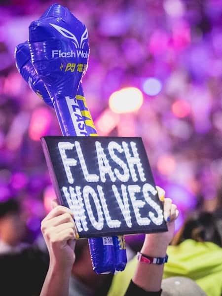 A image of a Flash Wolves fan sign at Worlds