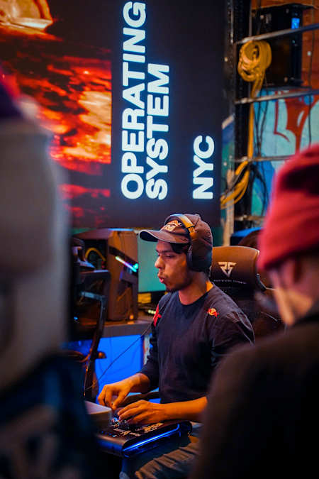 Arslan Ash competes in TEKKEN 7 at OS NYC in New York