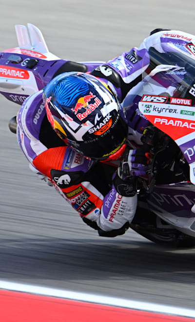 Le pilote français Johann Zarco roule sur le circuit du Grand Prix de MotoGP du Portugal 2023.