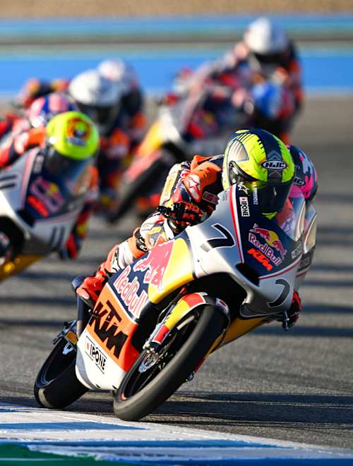 Mateo Marulanda chasing Beñat Fernanadez in Jerez 2026 - Race 2