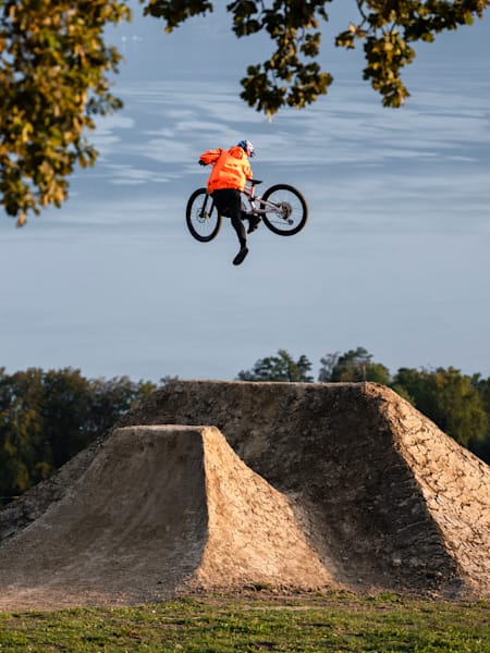 Kriss Kyle's epic MTB run in Switzerland | Red Bull
