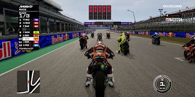 Screenshot aus MotoGP 26 zeigt Pedro Acosta beim Start in Brno.