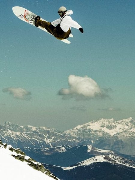 nitro good times snowboard Cheap Thrills Mens 2026 The boards construction focuses on torsional stiffness control and shock absorption Nitro Snowboard - Quiver Fintwin