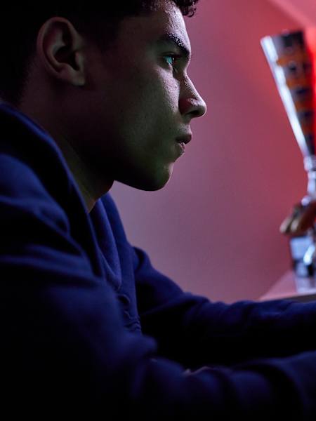 Im Jahr 2023 spielte Levi de Weerd in Apeldoorn mit Begeisterung FIFA.