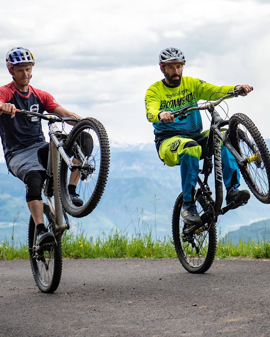 best mountain bike to learn to wheelie