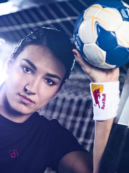 Considerată cea mai bună jucătoare de handbal din lume, Cristina Neagu a intrat în familia celor peste 800 de sportivi Red Bull din întreaga lume.