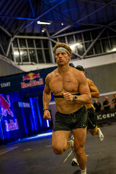 Hunter McIntyre visto durante el Pro Doubles en el Hyrox Major de Ámsterdam, Países Bajos, el 12 de octubre de 2024.