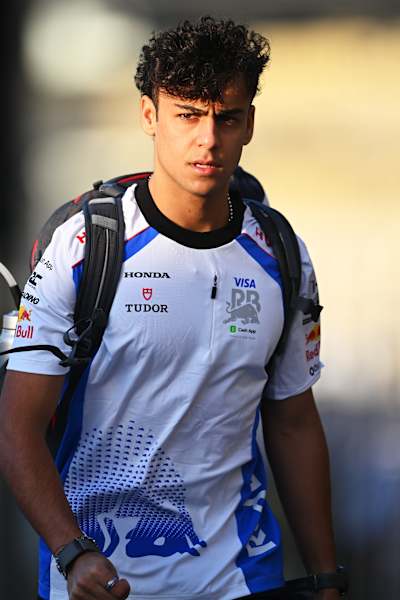 Arvid Lindblad Racing Bulls sürücüsü 