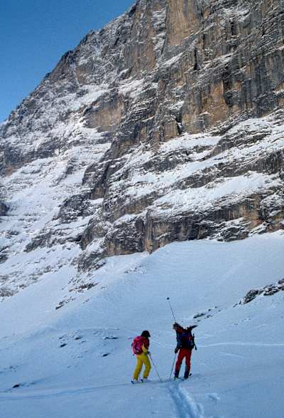 Jeff Lowe y Catherine Destivelle antes de comenzar a escalar el Eiger en Suiza en 1991.
