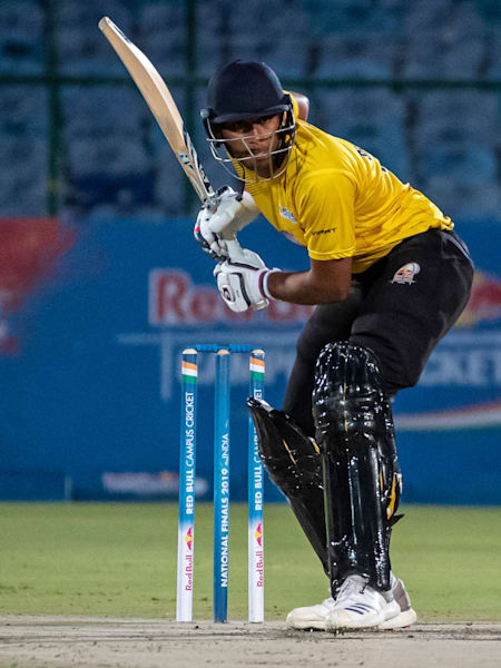 Shahrukh Khan at Red Bull Campus Cricket