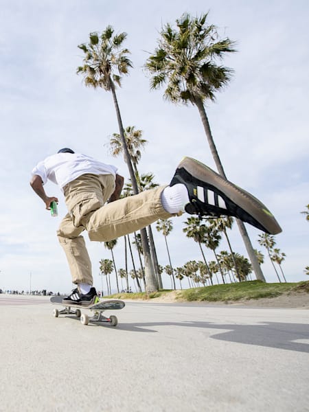 Felipe Gustavo na praia de Venice, CA