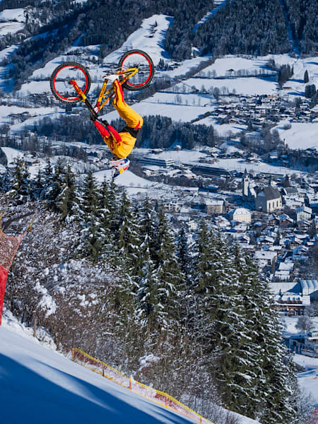 Fabio Wibmer meets die legendäre Streif