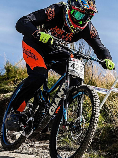 Rob Warner volta a pedalar!