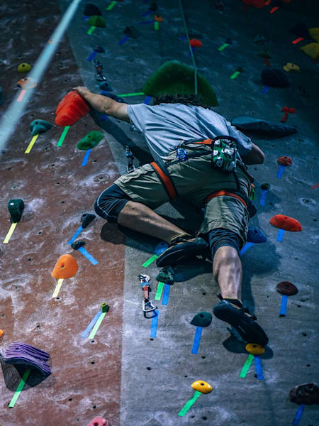 Скалолаз-эксперт