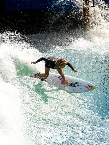 Caitlin Simmers trains at Surf Ranch in Lemoore, USA on September 22, 2020.