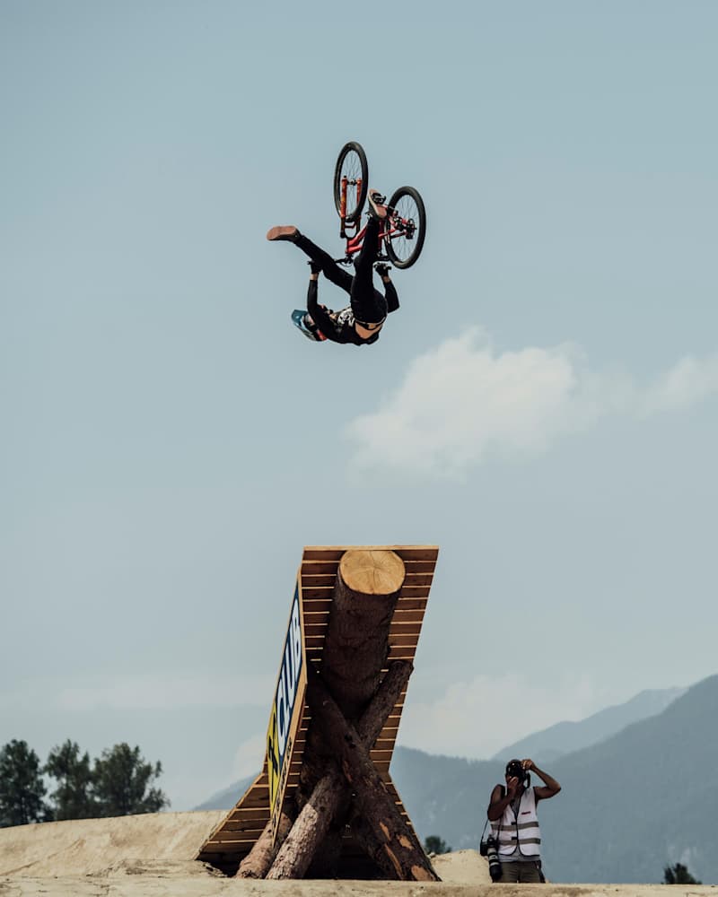 Bike: Field Trippin' Martin Söderström & Dawid Godziek