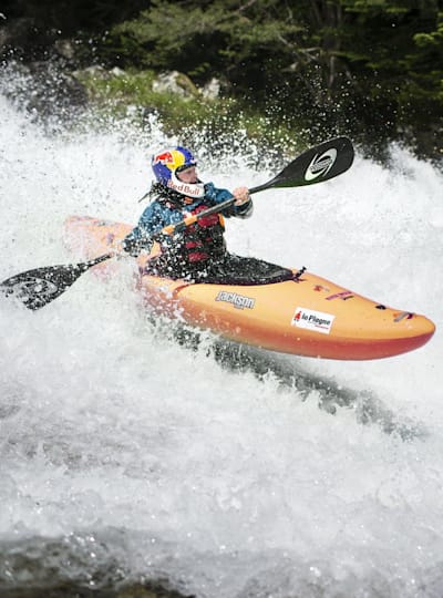 Les conseils pour un bon entrainement en kayak avec Nouria Newman, championne de kayak extrême.