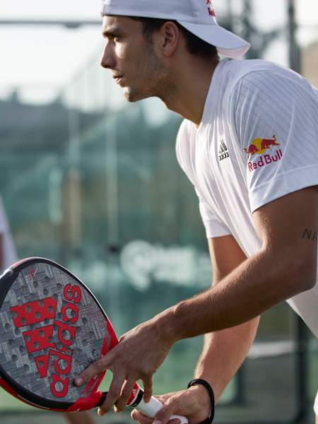 Ale Galán and Juan Lebrón play padel tennis.