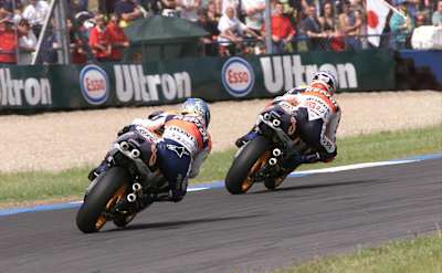 ... y por Okada también