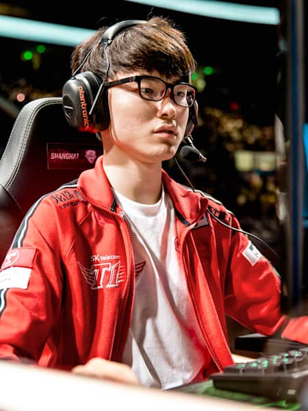 Top gaming tips from LoL legend Faker
