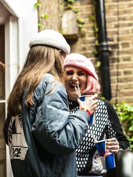 Cora Delaney bij de Dutty Club op de Red Bull party