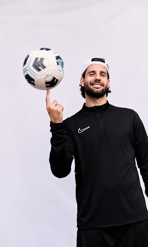 ソボスライ・ドミニク | サッカーハンガリー代表MF プロフィール