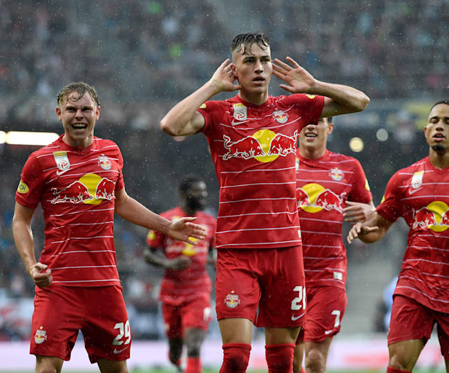 Fc Red Bull Salzburg Feiert 2 1 Sieg Gegen Fc Barcelona